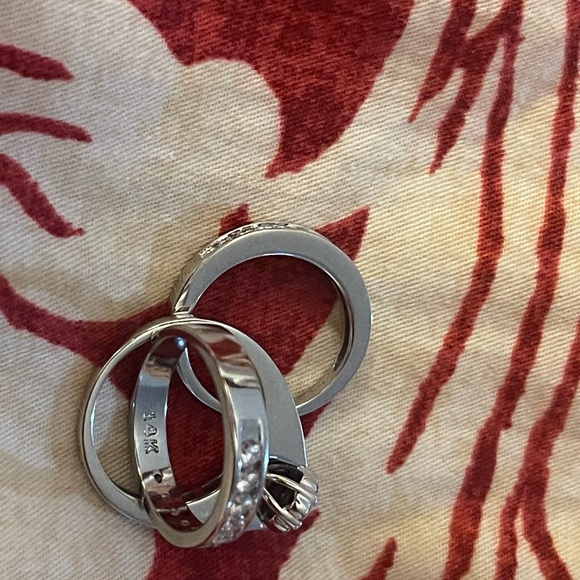 14kt white gold and diamond engagement and wedding bands. Size 6 - Picture 5 of 8